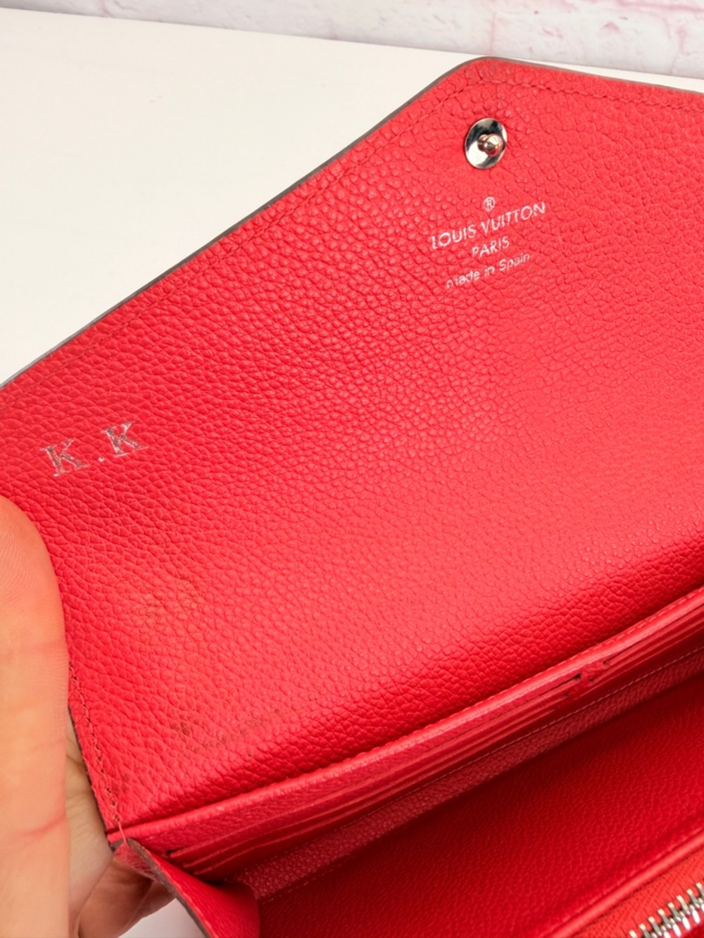 Louis Vuitton Red Monogram Empreinte Leather Sarah Wallet - Picture 10 of 15